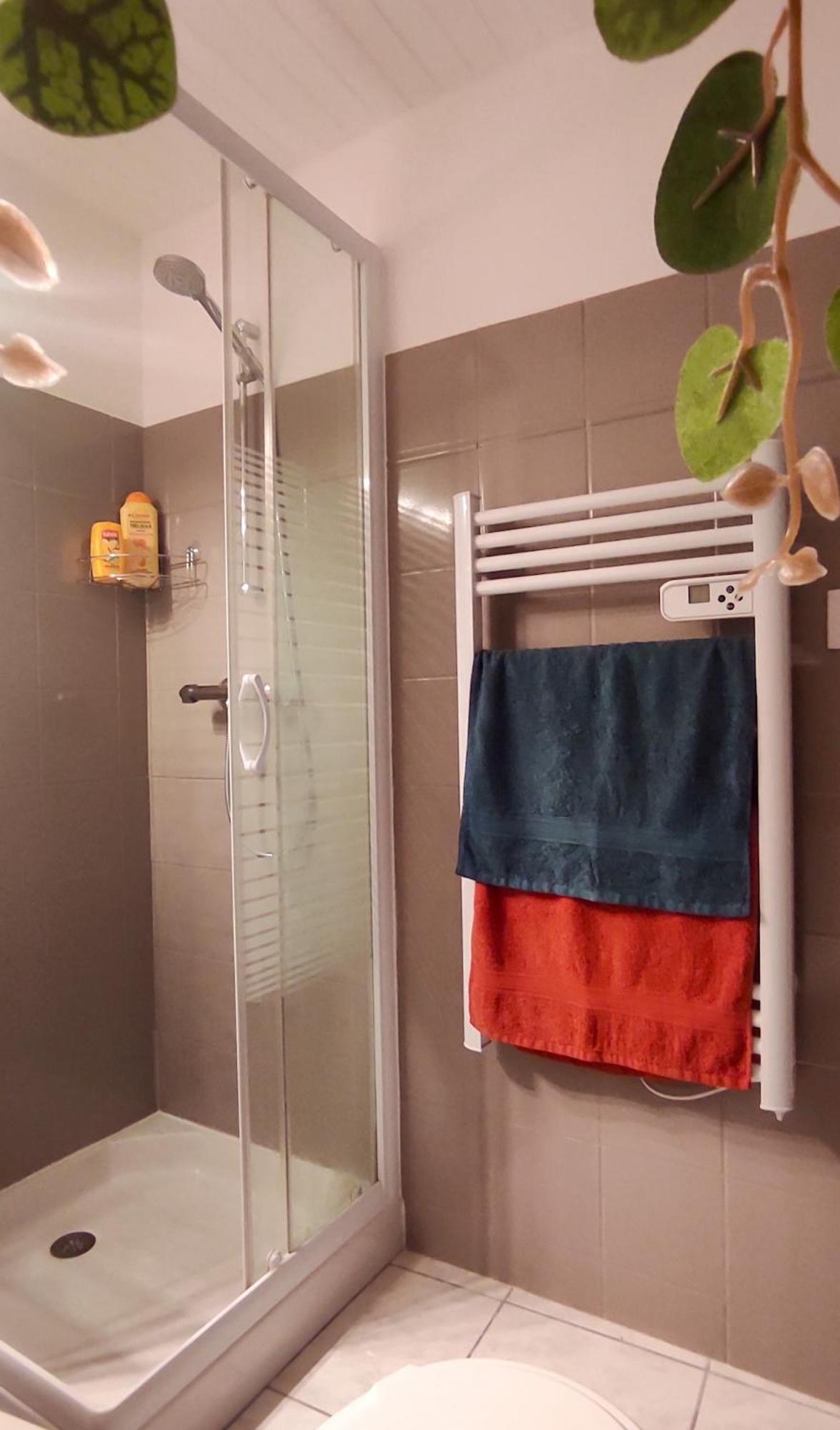 Chambre Independante Avec Salle De Bain Privee Montpezat-sous-Bauzon Екстериор снимка